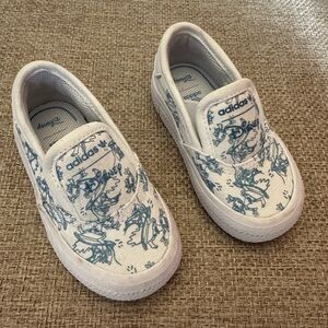 Used once, Disney original size 5